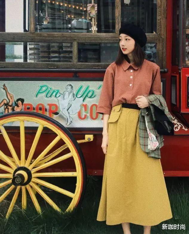 新咖时尚|“撞色时尚”怎么玩才高级？跟着张蕾学搭配，40岁也能美出圈！