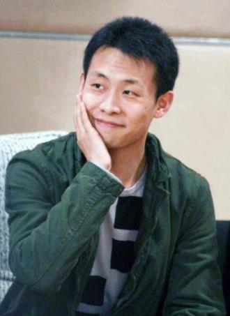 张译|演员张译：娶二婚妻子还带娃，结婚15年无子女，风光背后有泪水