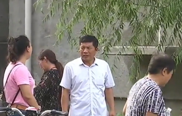 购房置业|开发商跑路，业主入住烂尾楼，业主哭诉：一辈子的钱都买房了？