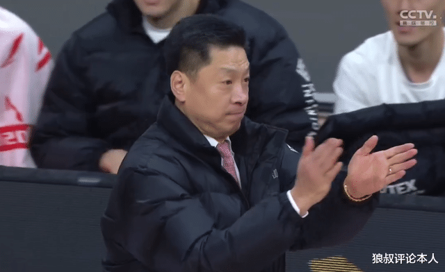 李春江|19分大勝！李春江KO馬布里，馮萊23+14無(wú)人能擋，春哥反應(yīng)太真實(shí)