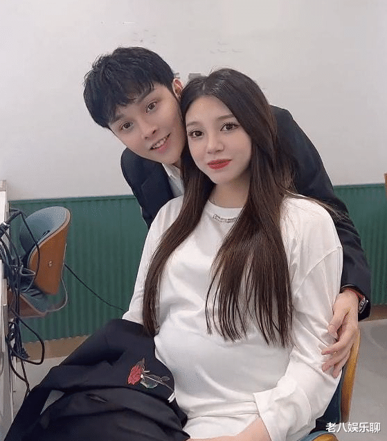 官宣 小猪夫妇官宣领证，当晚却因卖货闹矛盾，兜儿哭了小猪还在笑