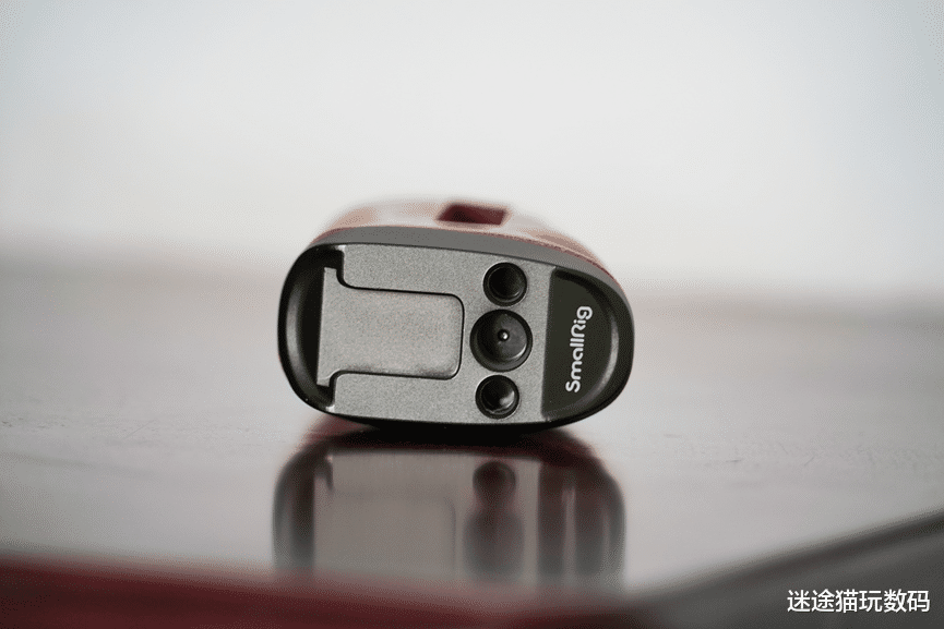 相机|好马配好鞍：相机也得来个保护罩，斯莫格兔笼上手实测