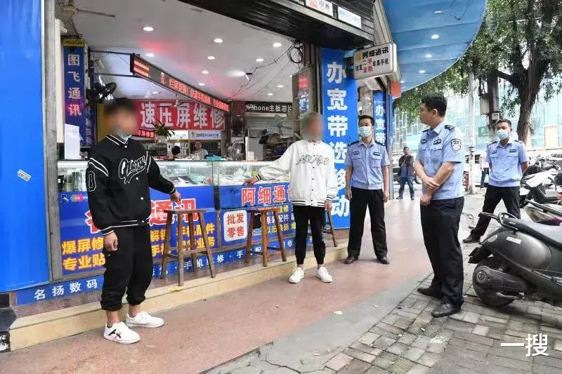 一搜 猖狂！广西2男子在数码城盗窃12台苹果手机，还没脱手就被抓了