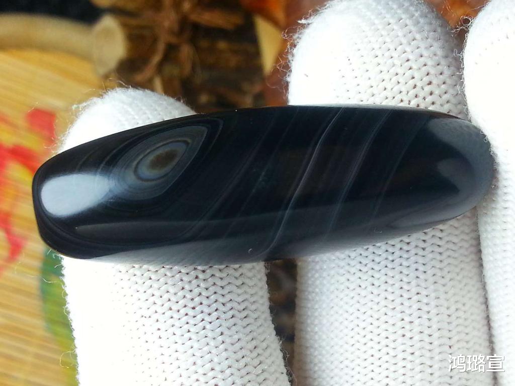 南红玛瑙|缠丝玛瑙完胜南红！到底玩家是低估了缠丝实力还是高估了南红热度