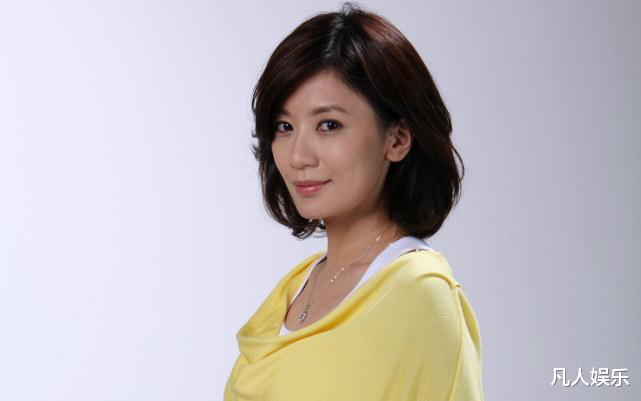 贾静雯|贾静雯大女儿美到认不出，容貌似母亲年轻时，与继父继母关系都好