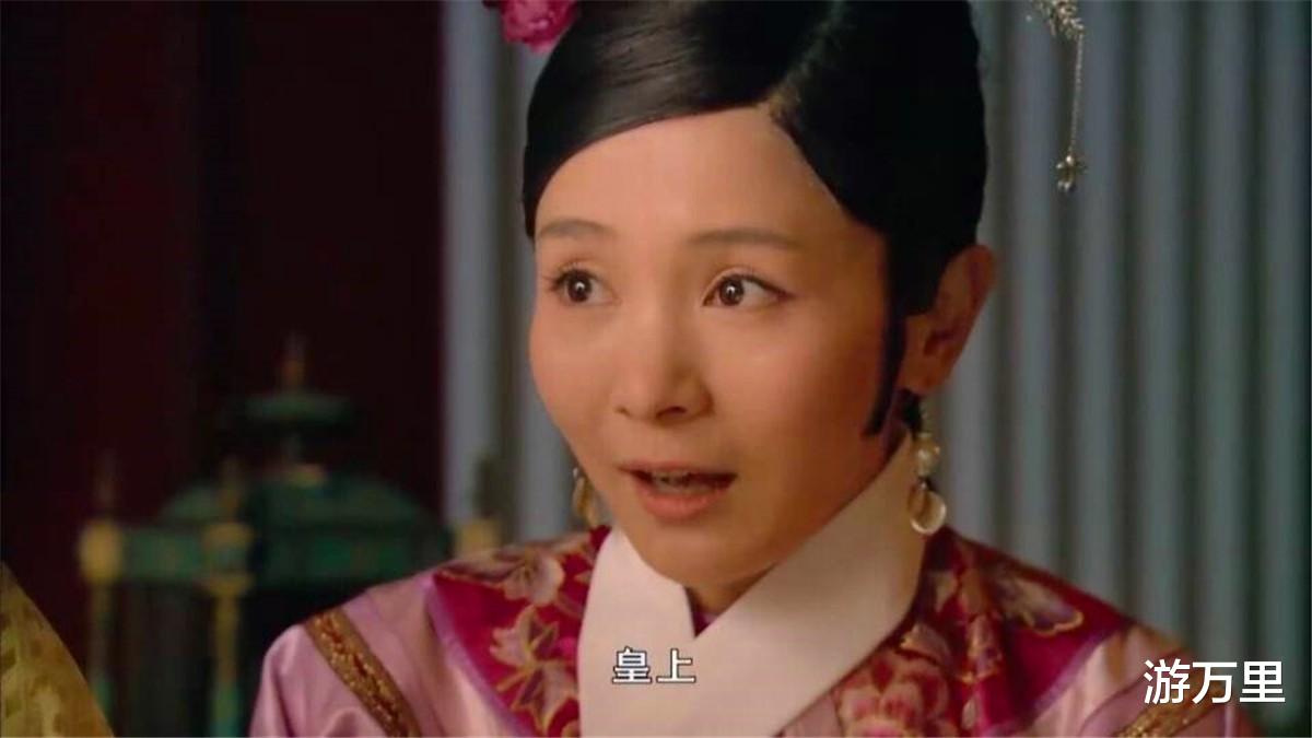 华妃|《甄嬛传》颂芝得宠后依旧在华妃面前伏小，她其实很聪明