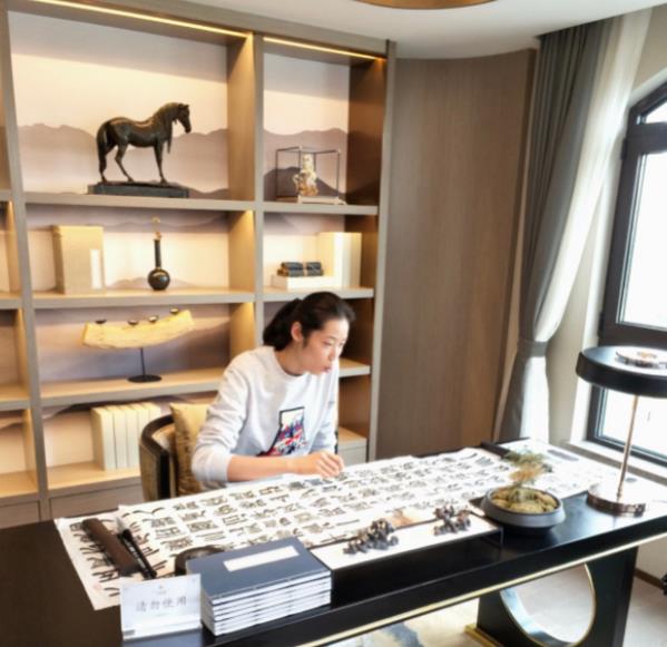 朱婷|晒晒女排球星朱婷的豪宅,每层装修都不一样,纯中式书房太个性了