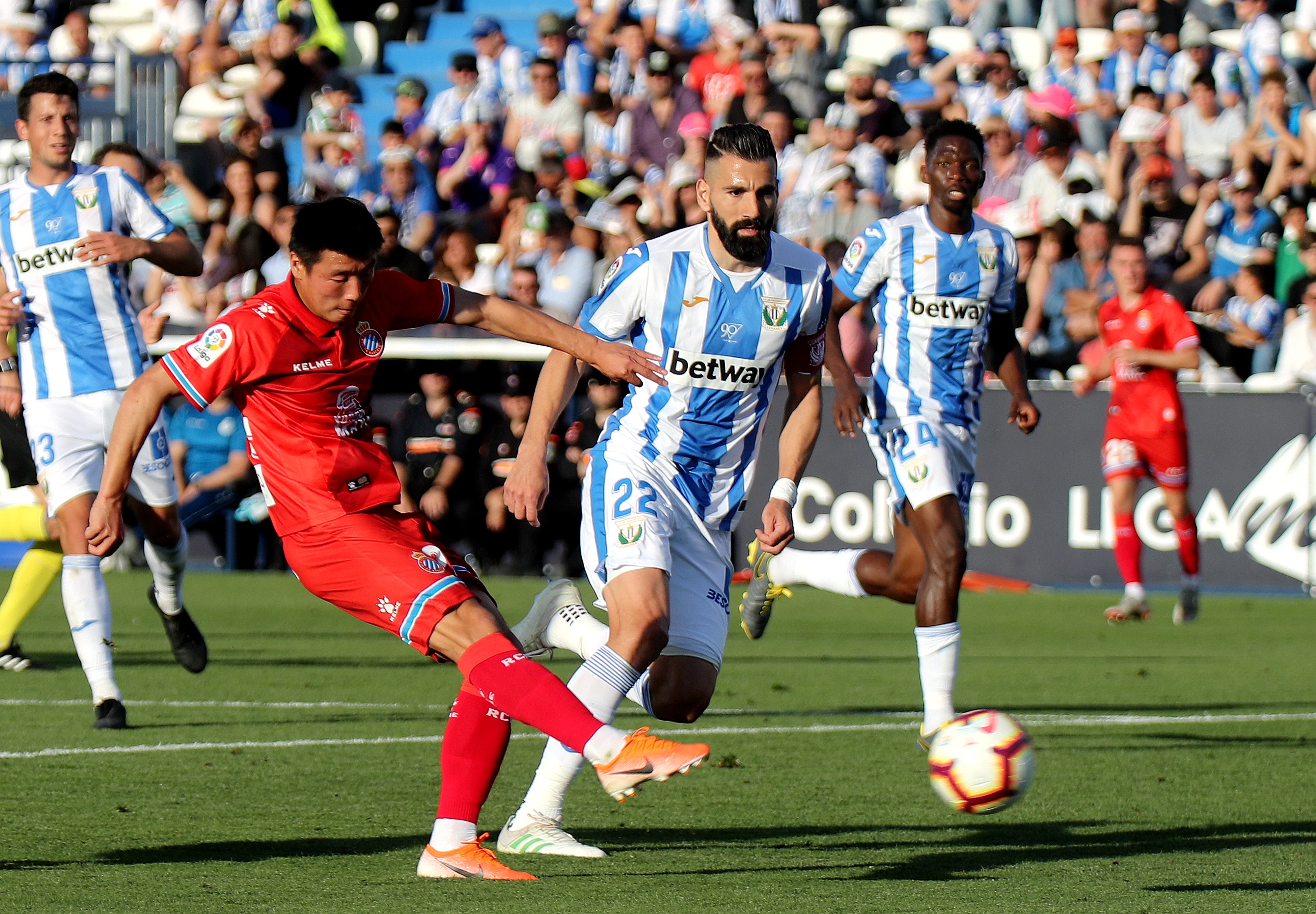 风霜添眉目|11。6竞彩推荐：西班牙人 拜仁 皇家马德里 巴黎圣日尔曼4串1