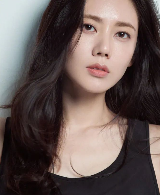InsDaily|结婚四年就被曝出轨：秋瓷炫和于晓光让人嫉妒的爱情，都是假的？