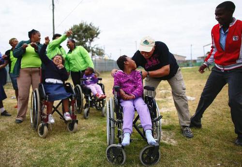 舜网 90后宝妈生下孩子像猪八戒，丈夫看后想抛弃，医生的一句话救了孩子