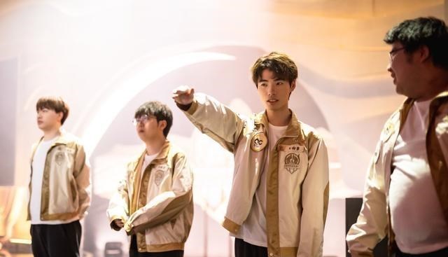 小翔很忙|打得好不如算的好,QGhappy用一场消极比赛换个冠军,一个字,值