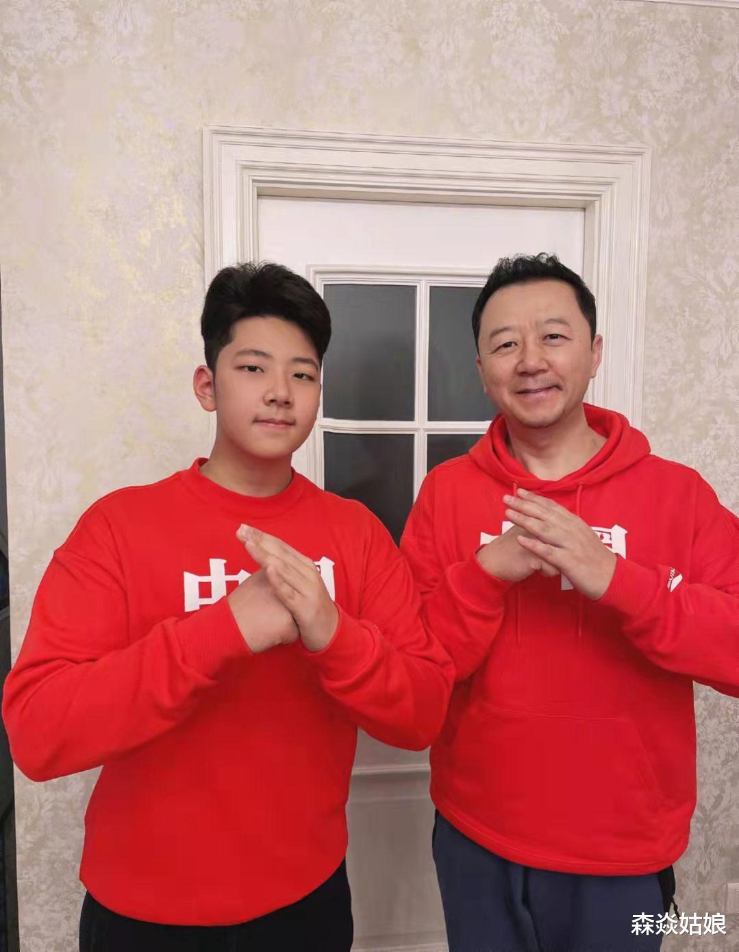 爸爸去哪儿|《爸爸去哪儿》星二代已长大，男孩越长越壮实，女孩越长越漂亮