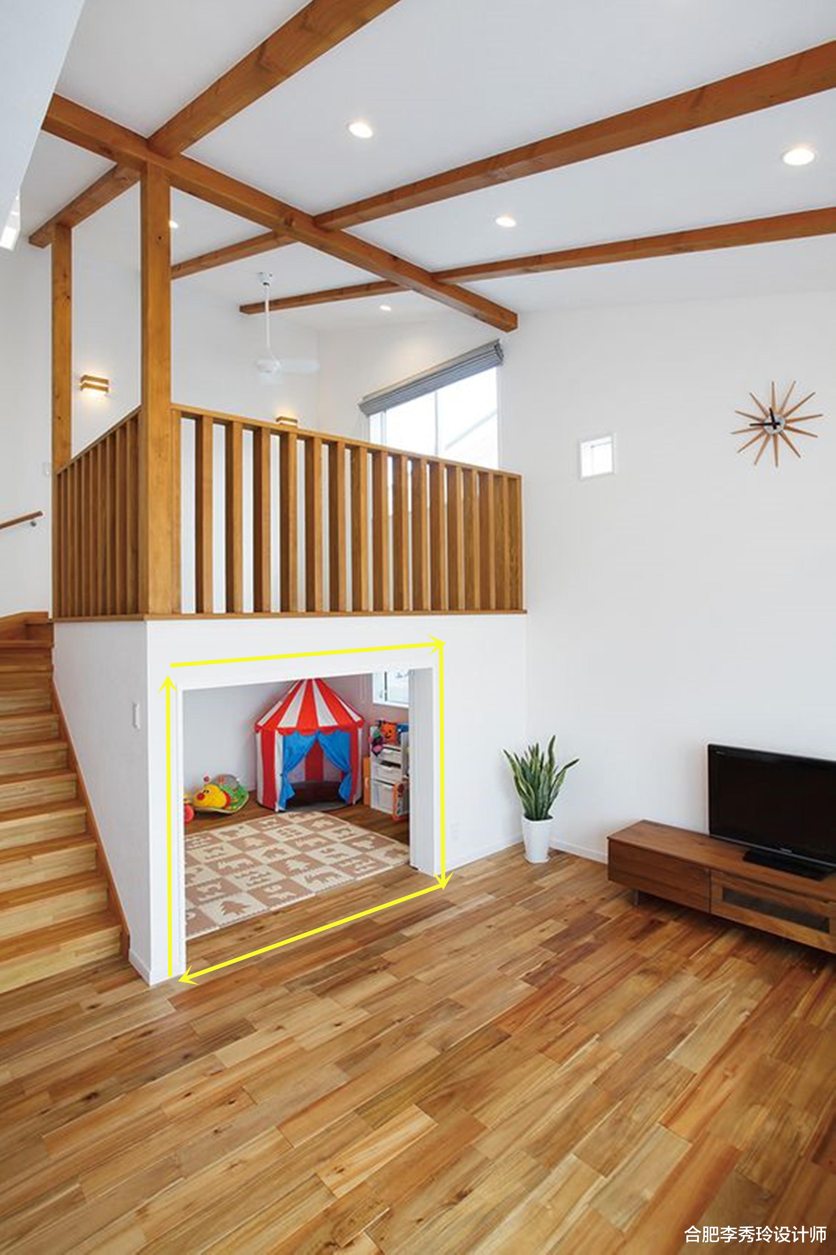 日本房子装修“高段位”，楼梯下方专门留给孩子玩，人性化的设计