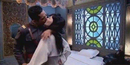 李小冉|李小冉活动照片曝出，神色憔悴惹粉丝关心，回应近况相当不好