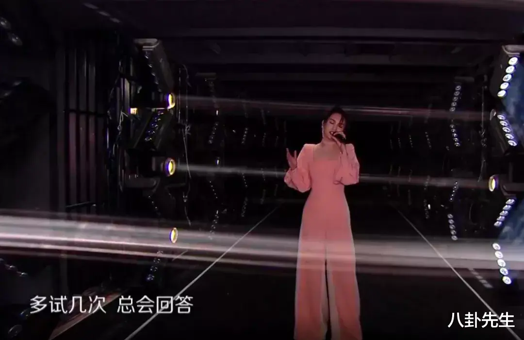 胡彦斌|芒果超拼夜：李斯丹妮苹果肌瞩目，胡彦斌圆成球，靳梦佳变网红脸