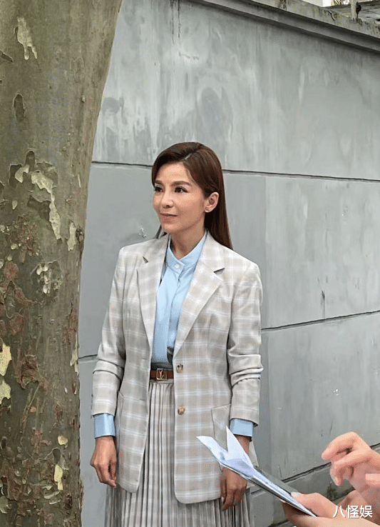 朱迅|47岁朱迅近照曝光,肚子赘肉明显,脸部浮肿僵硬被吐槽像寿星老