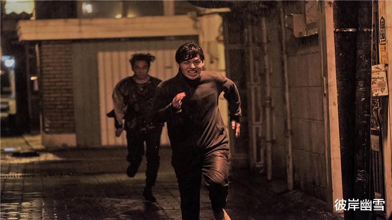 哥哥被神秘绑架,19天后自己回来了,可弟弟却发现他像变了一个人