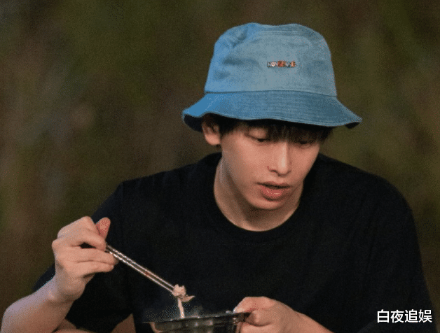 春晚|彭昱畅瘦下来长啥样？陈伟霆做客《五哈2》，愣是没认出对方来