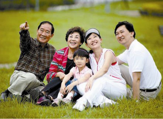 糖果的妈妈|首批“随母姓”的孩子已成年,容易遭遇3重尴尬,你后悔了吗?