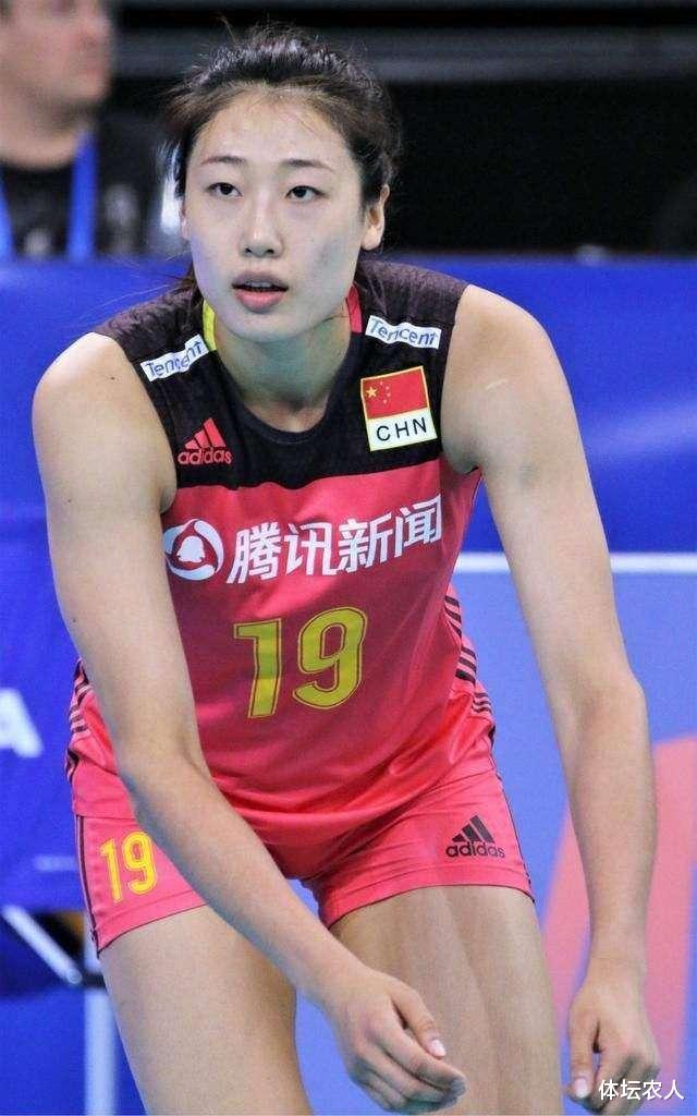 女排|女排富二代太低调，身价亿万不炫富不开豪车，比男足肯吃苦