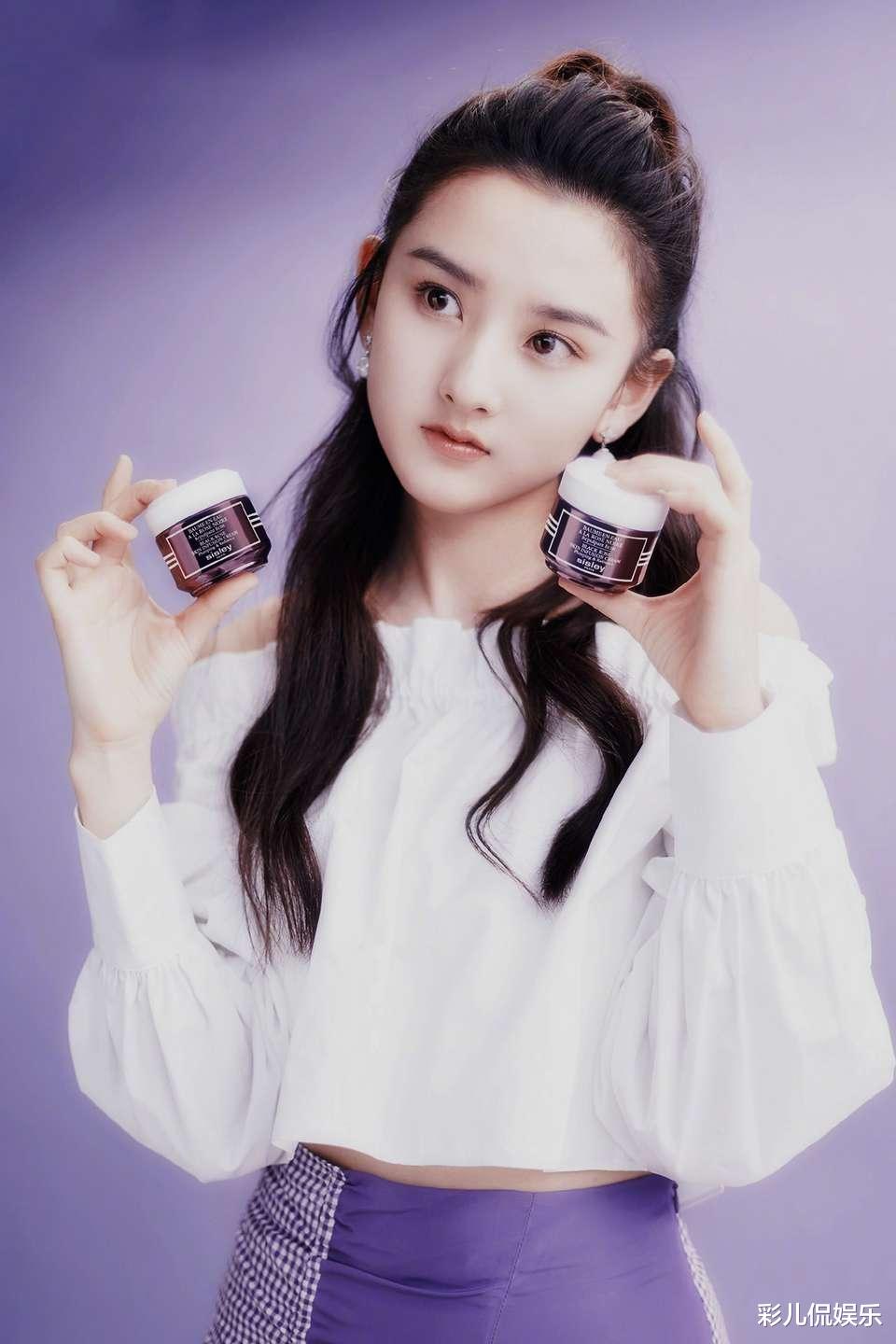 整容|“又美又丑”的误会，她们明明长得纯天然，却像极了整容脸！