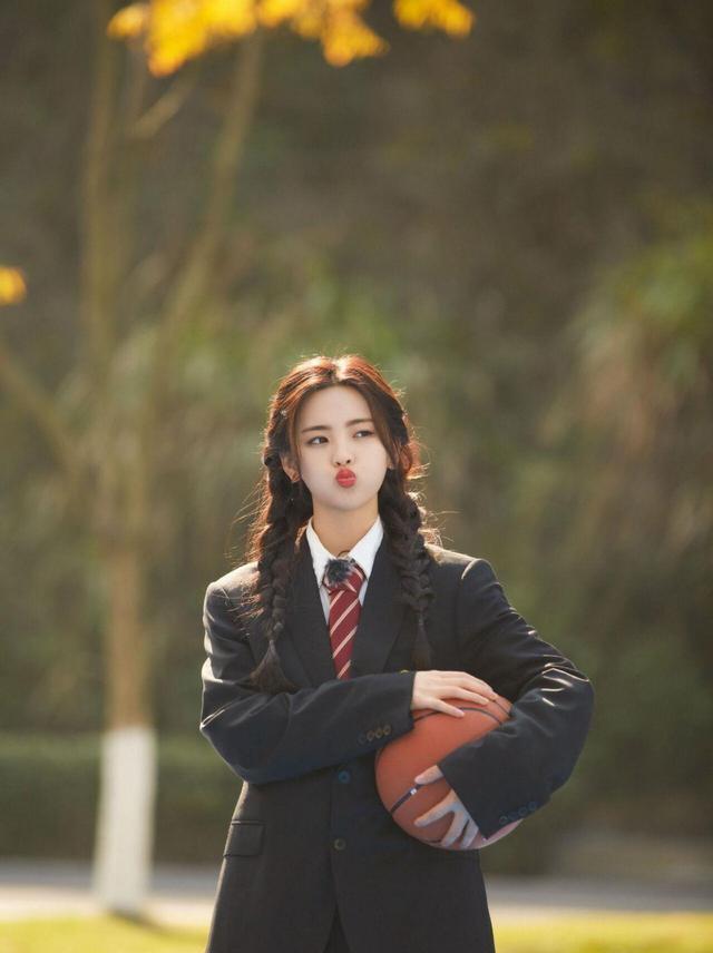 杨玏|毛晓彤杨玏决裂？任嘉伦被公司放弃？陈瑶被导演手撕？