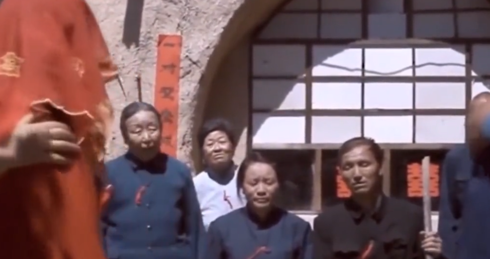 四面观察 大儿子房地产烂尾，小儿子偷换原料，老干妈的辣椒帝国还能撑多久