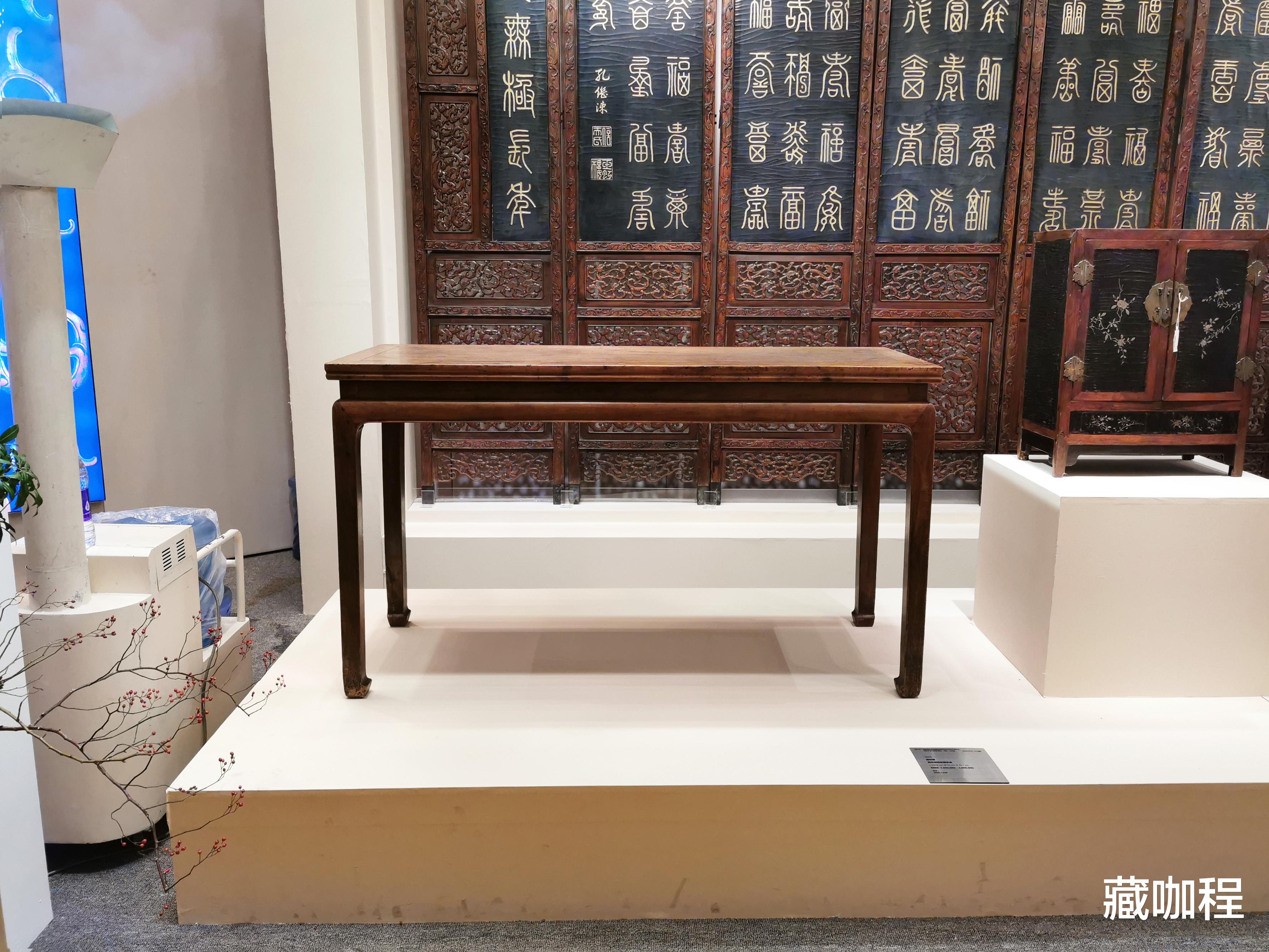 |披麻挂灰依稀尚存，清黄花梨条桌230万成交