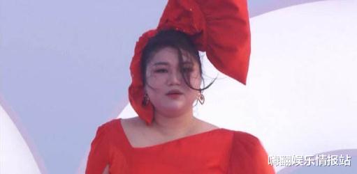 贾玲|走红毯穿得比孕妇还严实,贾玲挑礼服的风格为何不能像杨天真学学