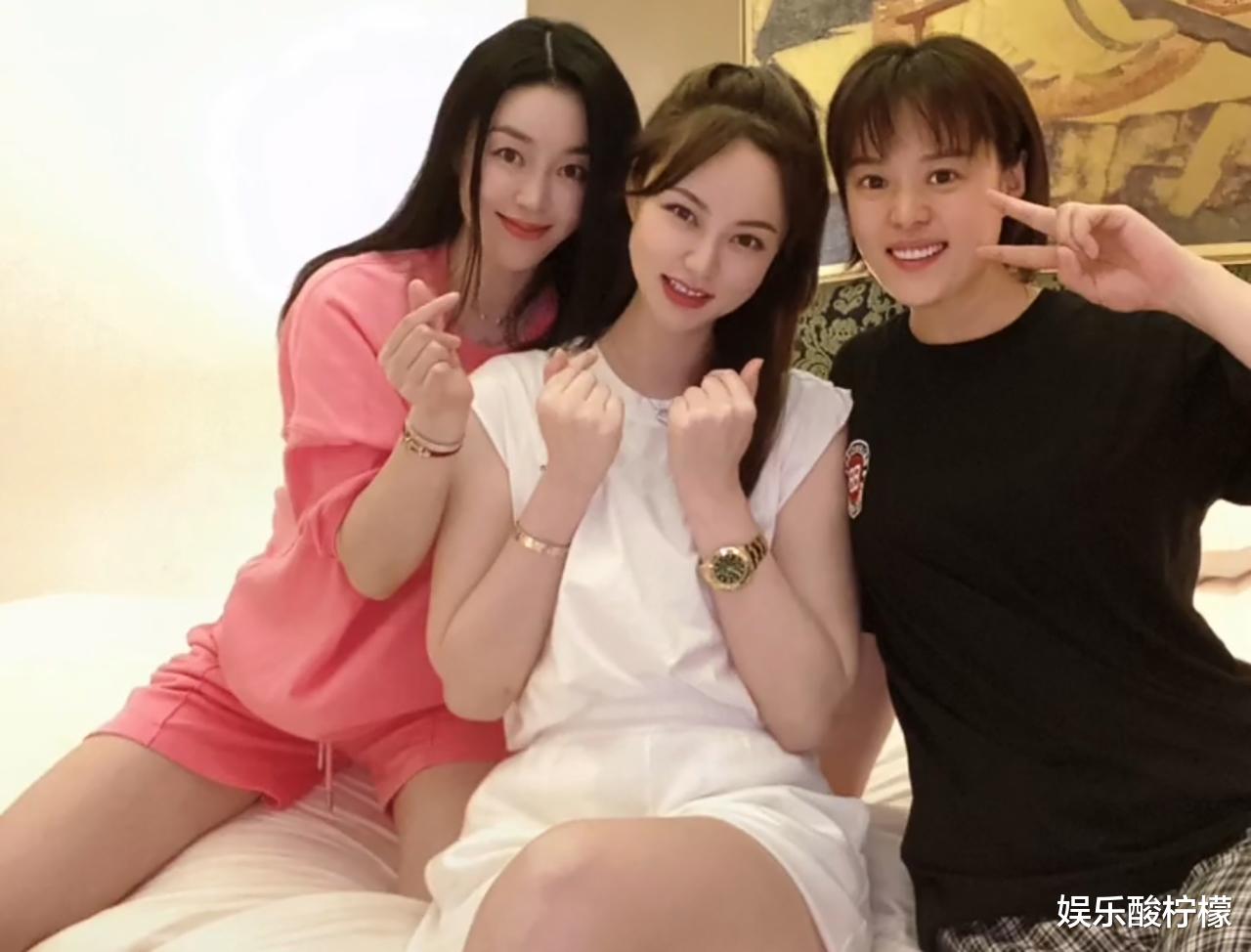 小沈阳|小沈阳首位银屏情侣,为尽孝“自毁”星途,36岁天天在家秀身材