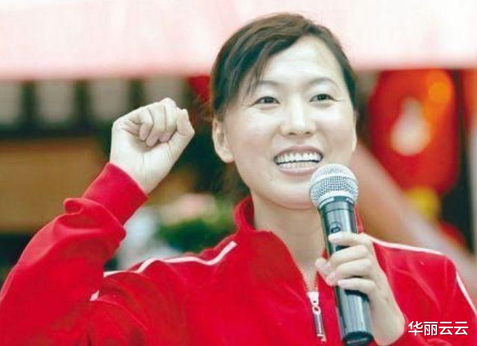 阿雅|奥运冠军王军霞现状：三段婚姻生三娃，如今47岁身居高位