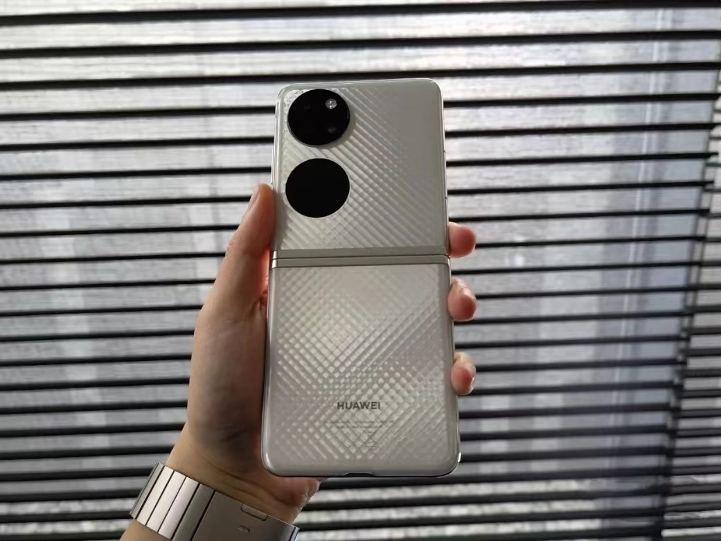 华为p50|华为P50 Pocket重度使用4天，不吹不黑，说说优点和缺点