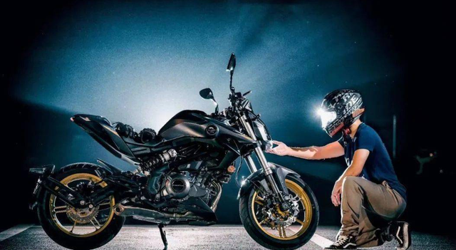 为娃学画丫|全国摩托销量大幅下降，13年强制报废引民众不满，或将全面取消？