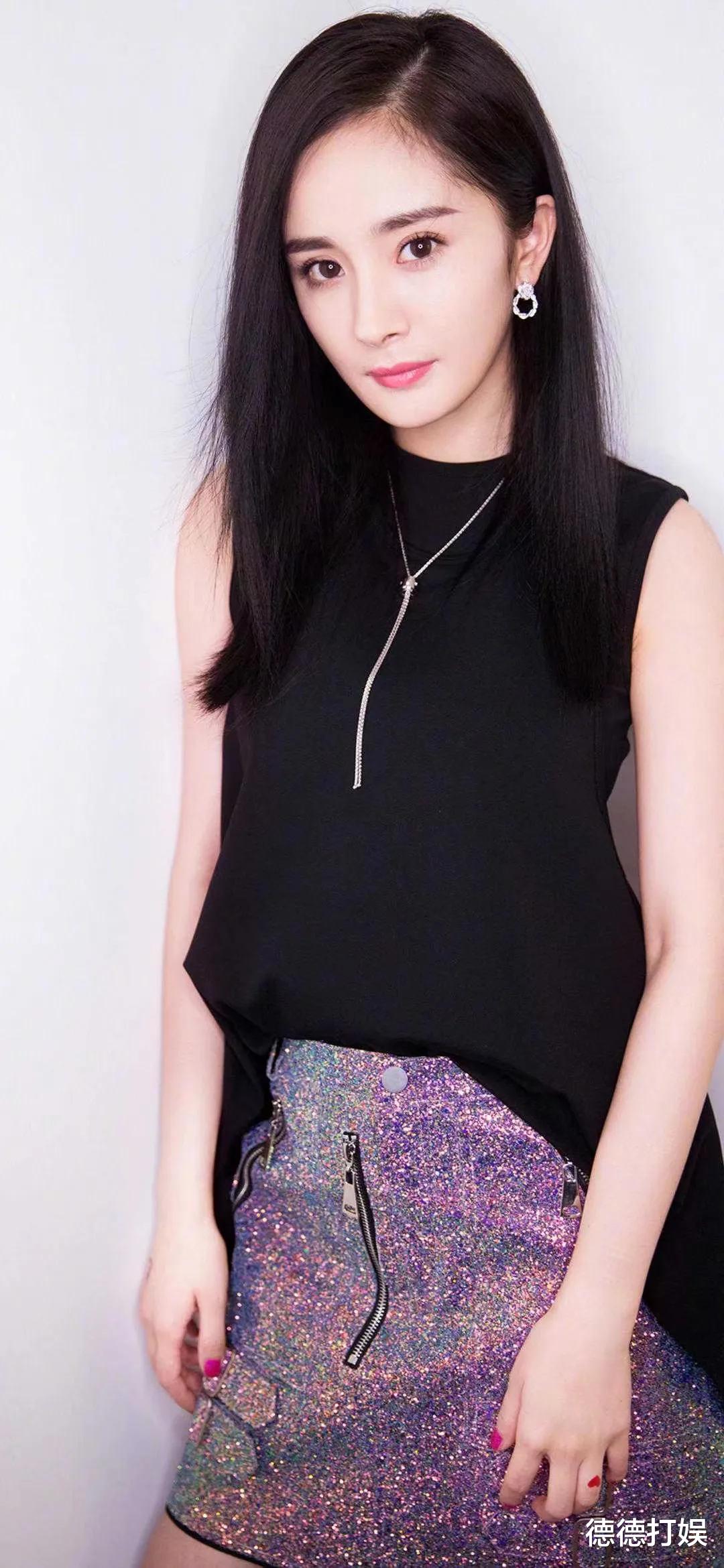 杨幂|杨幂四岁进剧组,越黑越红,到底是善于伪装还是真的人间清醒?