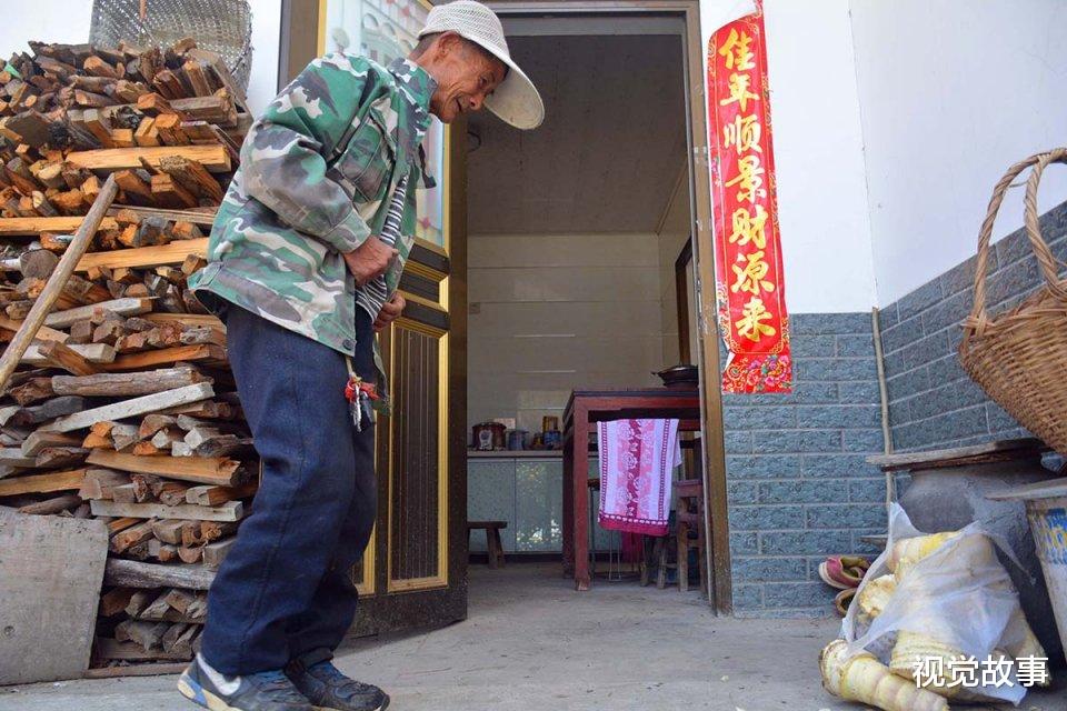 视觉故事 81岁大爷住深山别墅，装修豪华如宾馆，看为啥天天以泪洗面