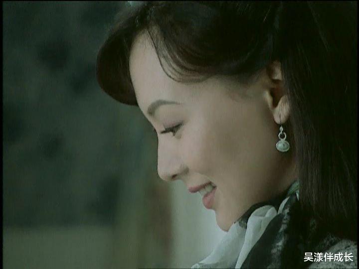 吴漾伴成长 张爱玲：一个女人的卑微，从缺钱开始
