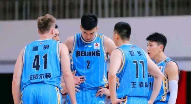 新疆男篮 曝CBA酝酿大交易！周琦入首钢全力冲冠 新疆喜获双塔 睢冉得偿所愿