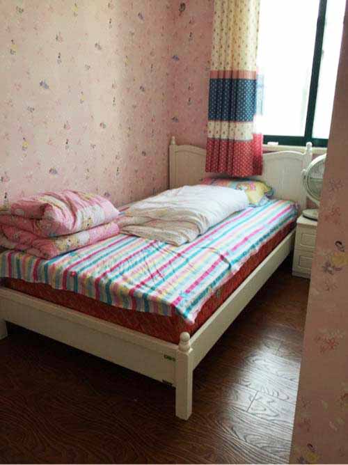 摊上一个邋遢老婆真郁闷，新房才装修被糟蹋成这样，还怪房子太小