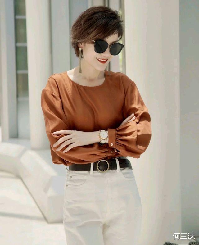 何三沫|耀眼夺目的穿搭不如简约精致，合适的穿搭，会给人很高级的美感