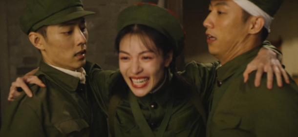 肖战|肖战面瘫黄景瑜油腻，《王牌部队》军旅皮言情心，太狗血了吧