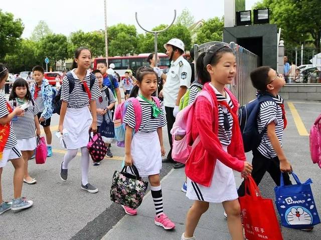 禾禾是个小姑娘|农村、小县城、中大型城市小学相比，差别在哪？3个方面很明显