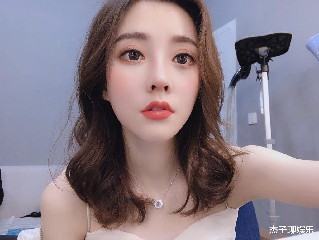 短视频|靠身材吸粉的女网红，今约国家级大师垂钓，网友：还在打擦边球？