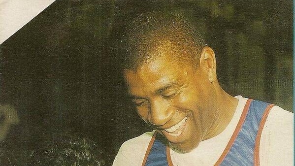 沈阳|美媒列出了魔术师约翰逊常规赛对阵27支球队的场均助攻次数