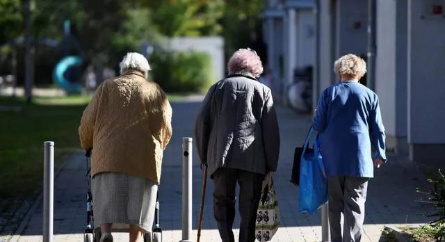 行星秘闻|今年起只要满足规定条件，每月可领取“高龄补贴”，快通知咱爸妈