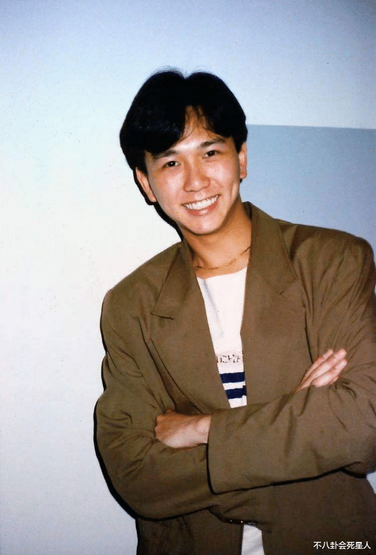 温兆伦|3婚2离50岁得女，57岁靠卖卫生巾圈钱，温兆伦经历了什么？