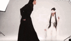 |“你们见过这样的猛男水杯吗？一定是全办公室最亮眼的了”