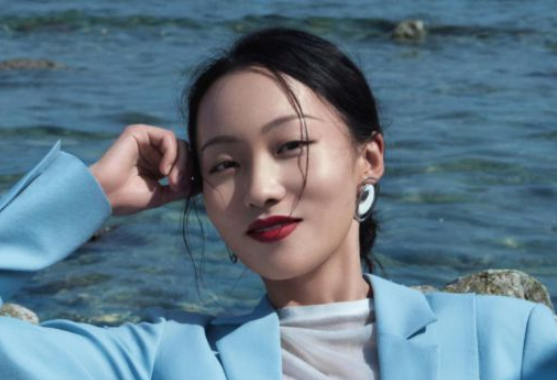 运动 什么叫发型拯救颜值？当邵雨轩带上齐刘海，堪比“欧美女王”