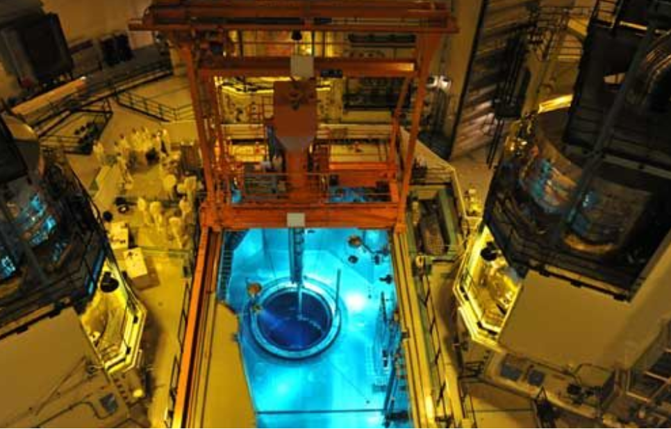  对于未来，谨慎的认为，发电用的反应堆还是得大