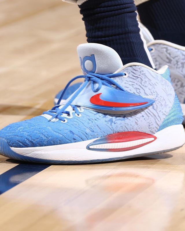 陈博主潮物Sneaker|NBA球员上脚:杜兰特和利拉德很帅气,匡威配色最好看