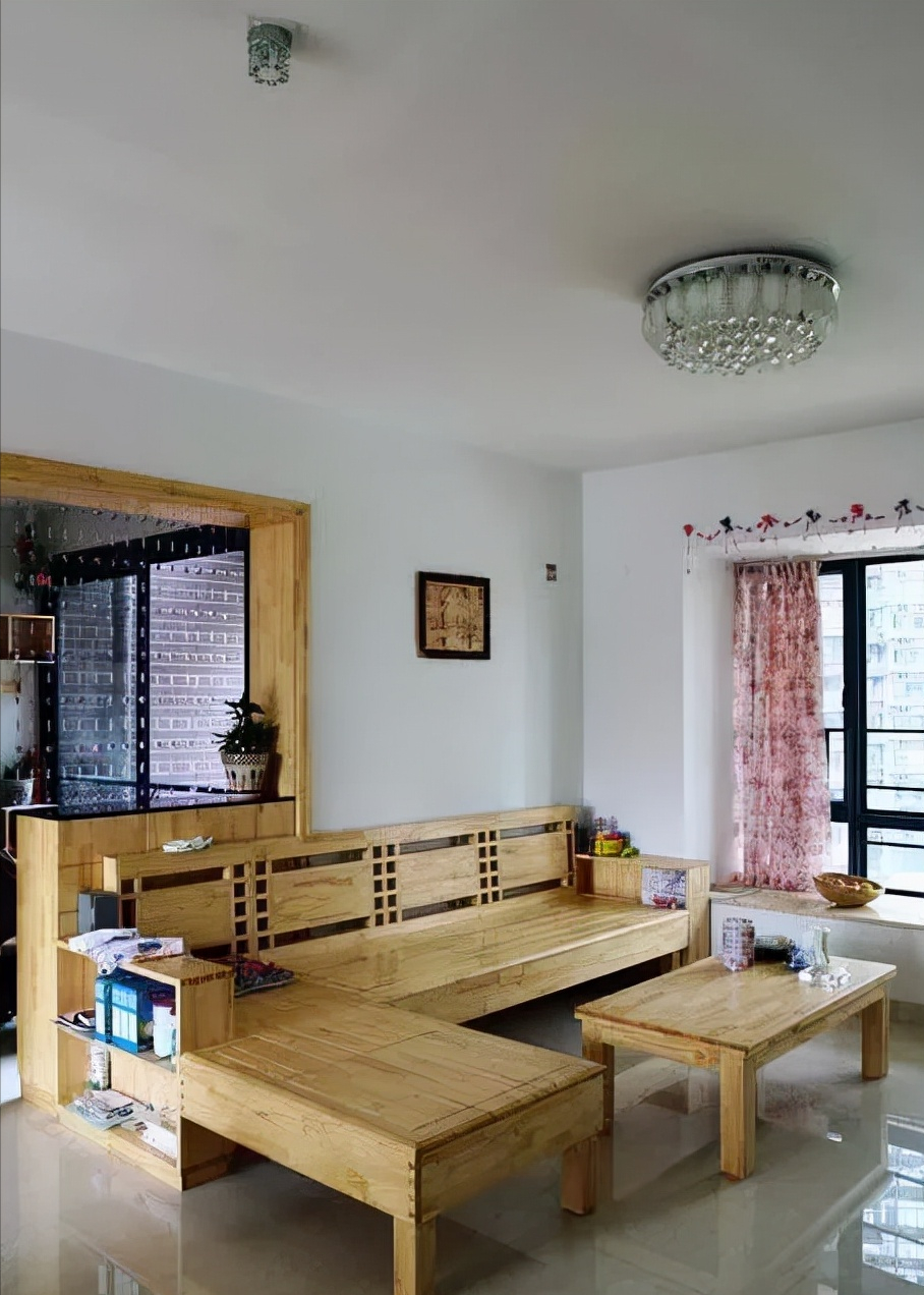 老公花23万装修的新房，全房手工木制家具，卫生间竟然是360度全景透明的！